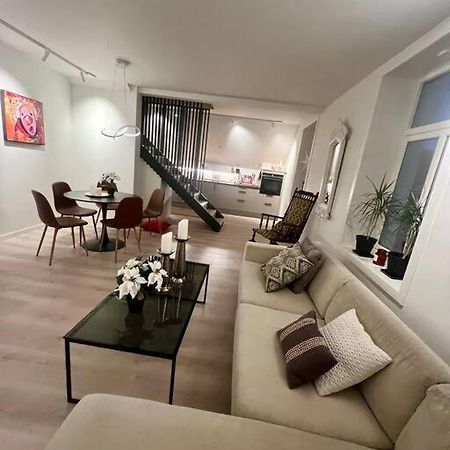 I Hjertet Av Nordens Paris. Apartamento Tromsø Exterior foto