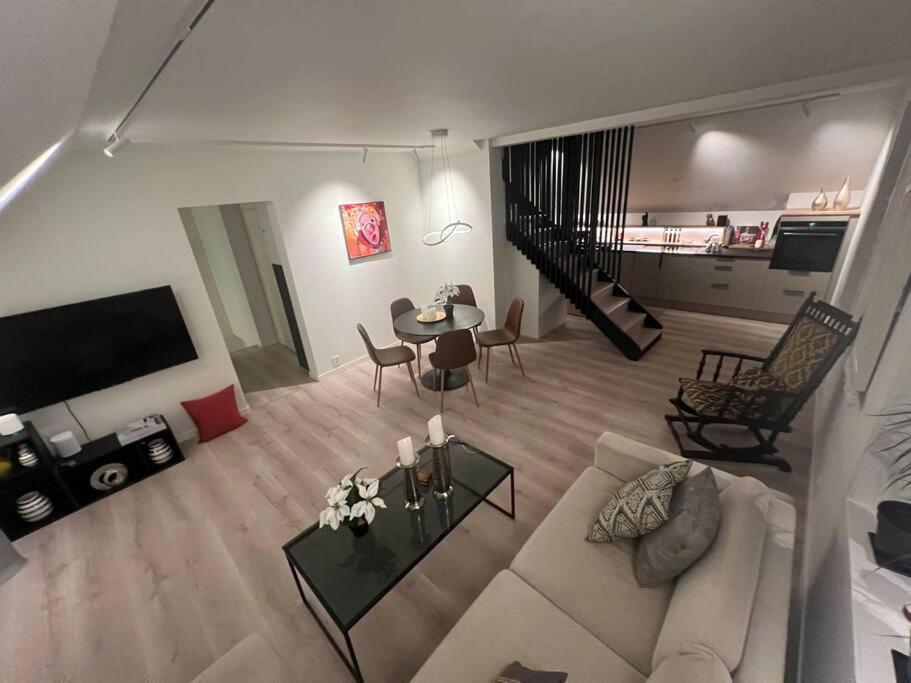 I Hjertet Av Nordens Paris. Apartamento Tromsø Exterior foto