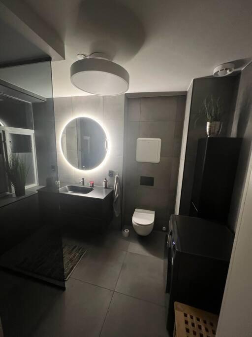 I Hjertet Av Nordens Paris. Apartamento Tromsø Exterior foto