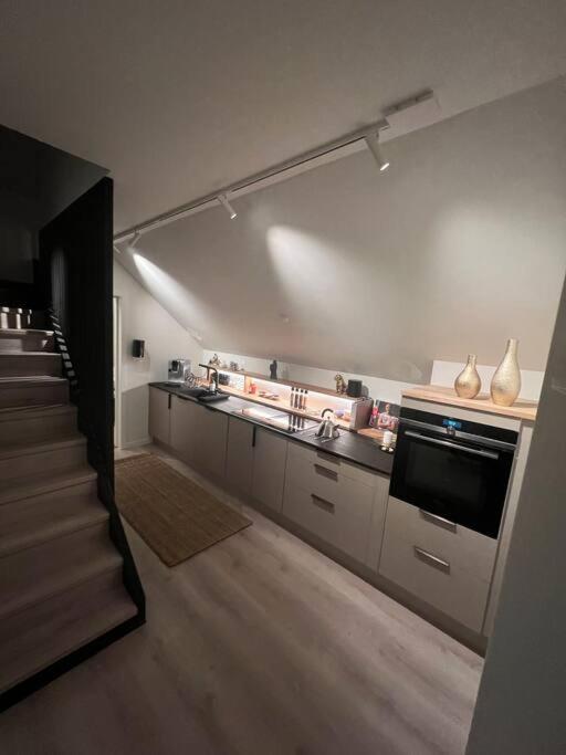 I Hjertet Av Nordens Paris. Apartamento Tromsø Exterior foto