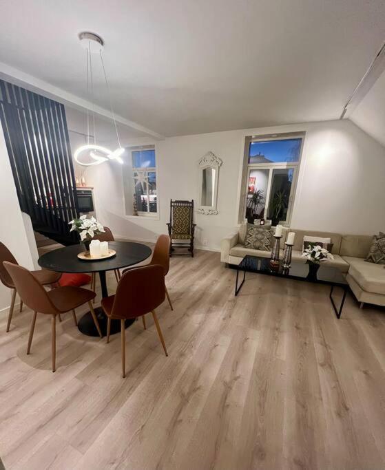 I Hjertet Av Nordens Paris. Apartamento Tromsø Exterior foto